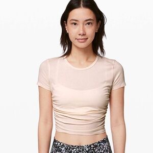 Lululemon 🍋 All It Takes Short Sleeve
Butter Pink Size 6